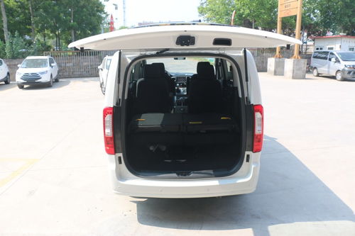 實(shí)拍江淮瑞風(fēng)M3新車到店 實(shí)用與性價(jià)比的完美結(jié)合